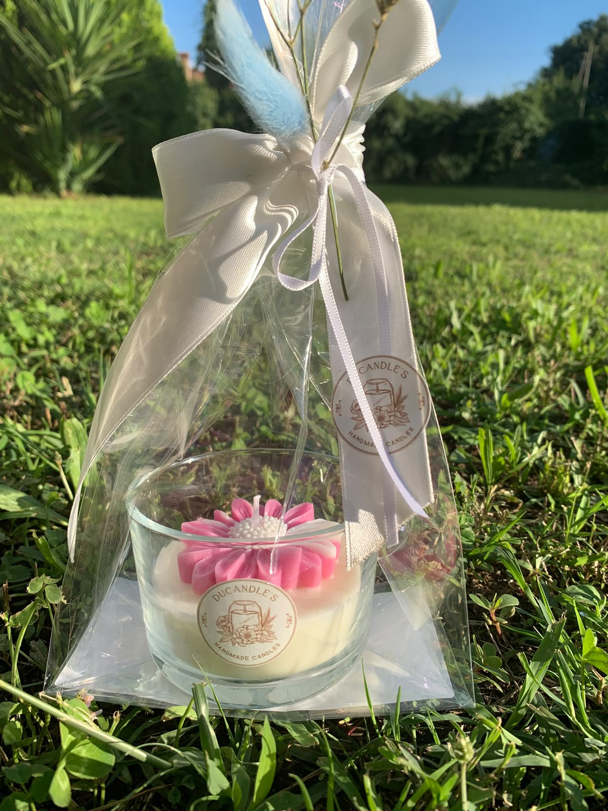 Candela fiore rosa Ducandle's con confezione regalo